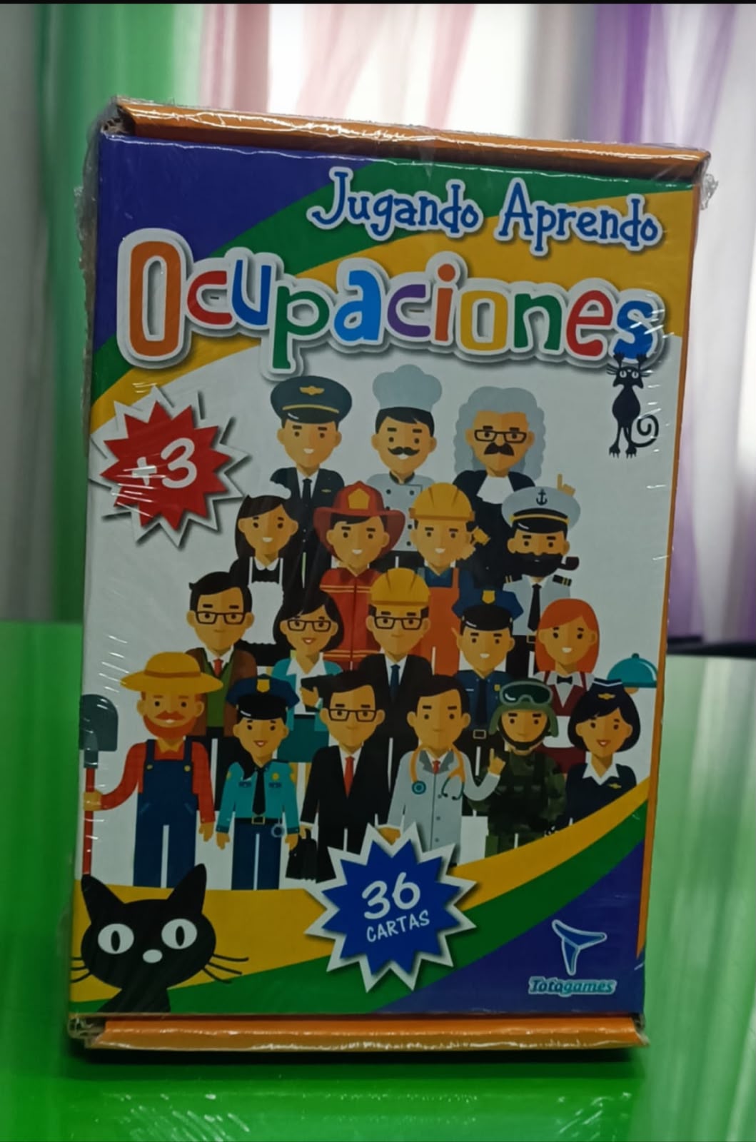 JUGANDO APRENDO OCUPACIONES