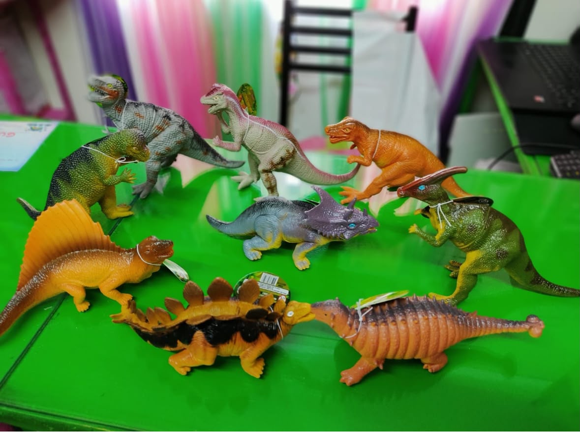 DINOSAURIOS DE GOMA POR UNIDAD